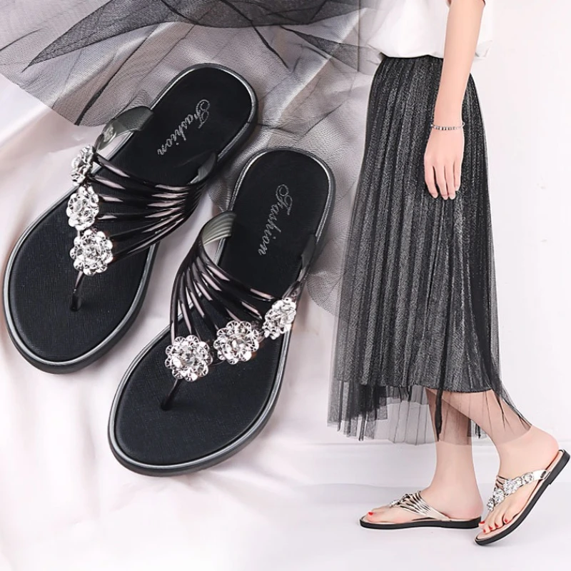 Women Fashion Slipper 2026summer New Sexy Women Daily Comforta Rhinestone Beach Flat Herringbone Cool Slipper Girl Clip Slipper