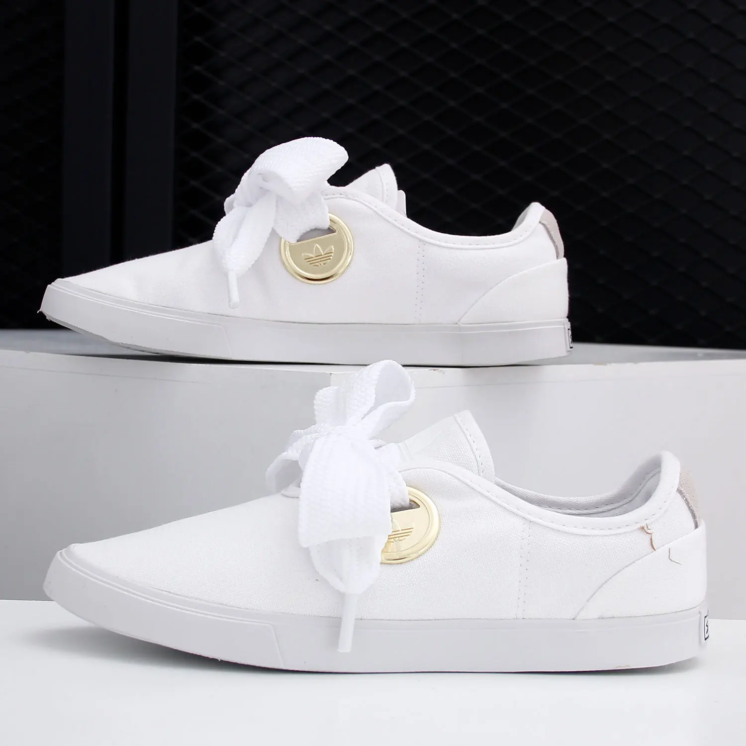 حذاء Adidas الأصلي SLEEK LO W للسيدات من القماش الكتاني كاجوال رياضي FV0740 #2