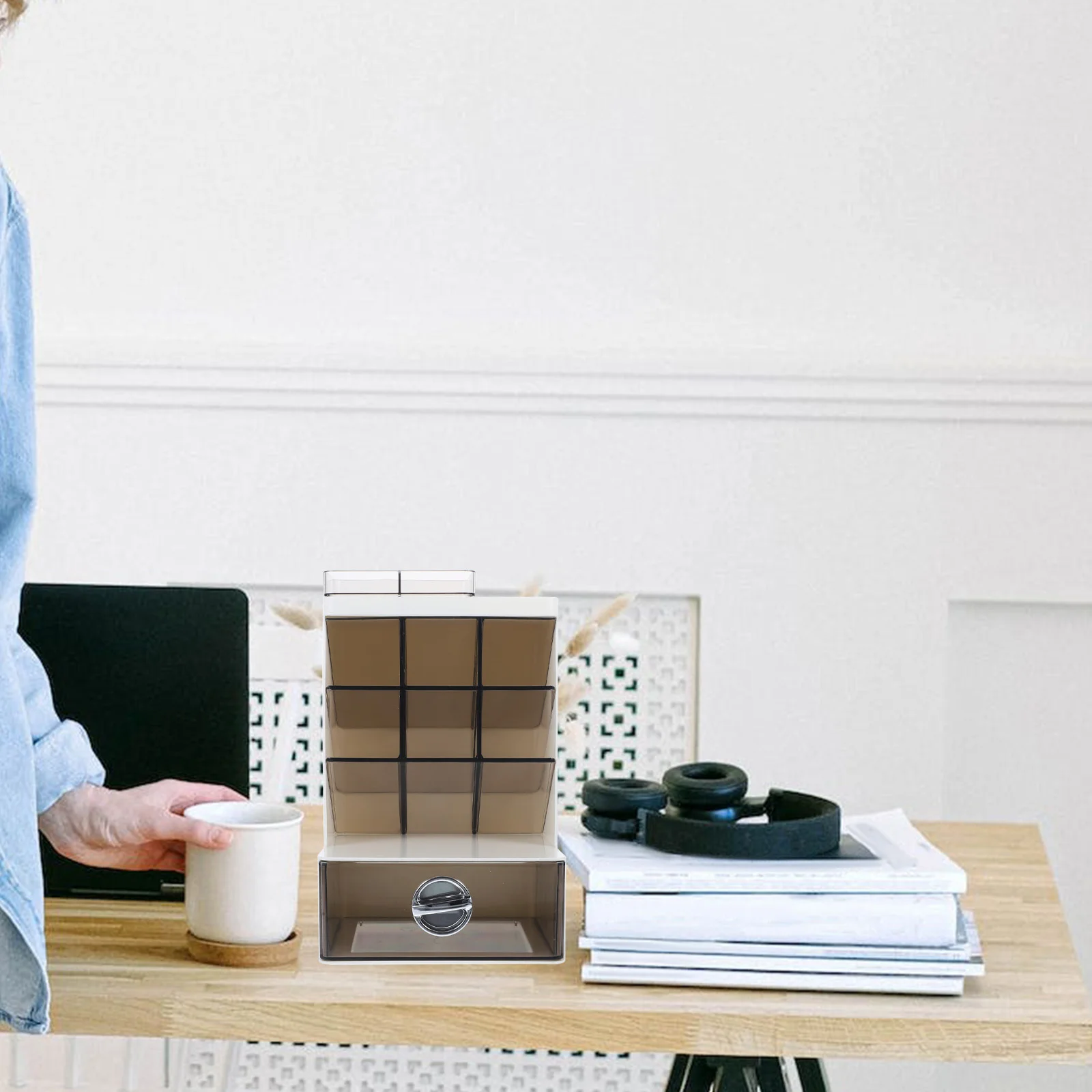 

Compact Desktop Organizer Pen Holder Multi-Grid Plastic Storage Box Space-Saving Desk Organizer for Office Supplies