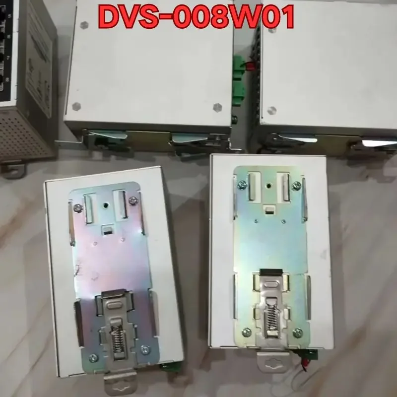 Second-hand disassembled network switch DVS-008W01 function test is normal