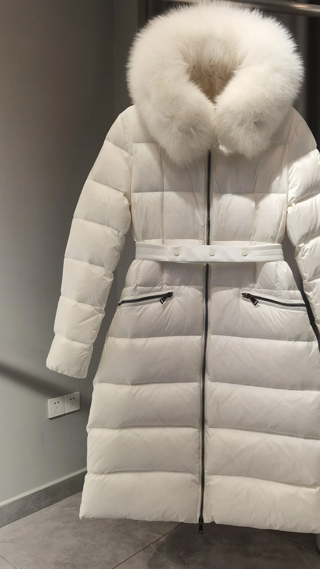 

Осень и зима, новый пуховик, женский меховой воротник средней длины, с капюшоном, облегающий пояс, стильная женская одежда