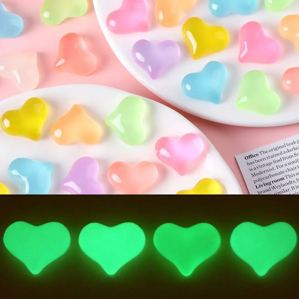 50pcs Cute Luminous Heart Ornaments Noctilucent Resin Crafts Mini Heart Figurines DIY Cartoon Small Love Model Jewelry Craft