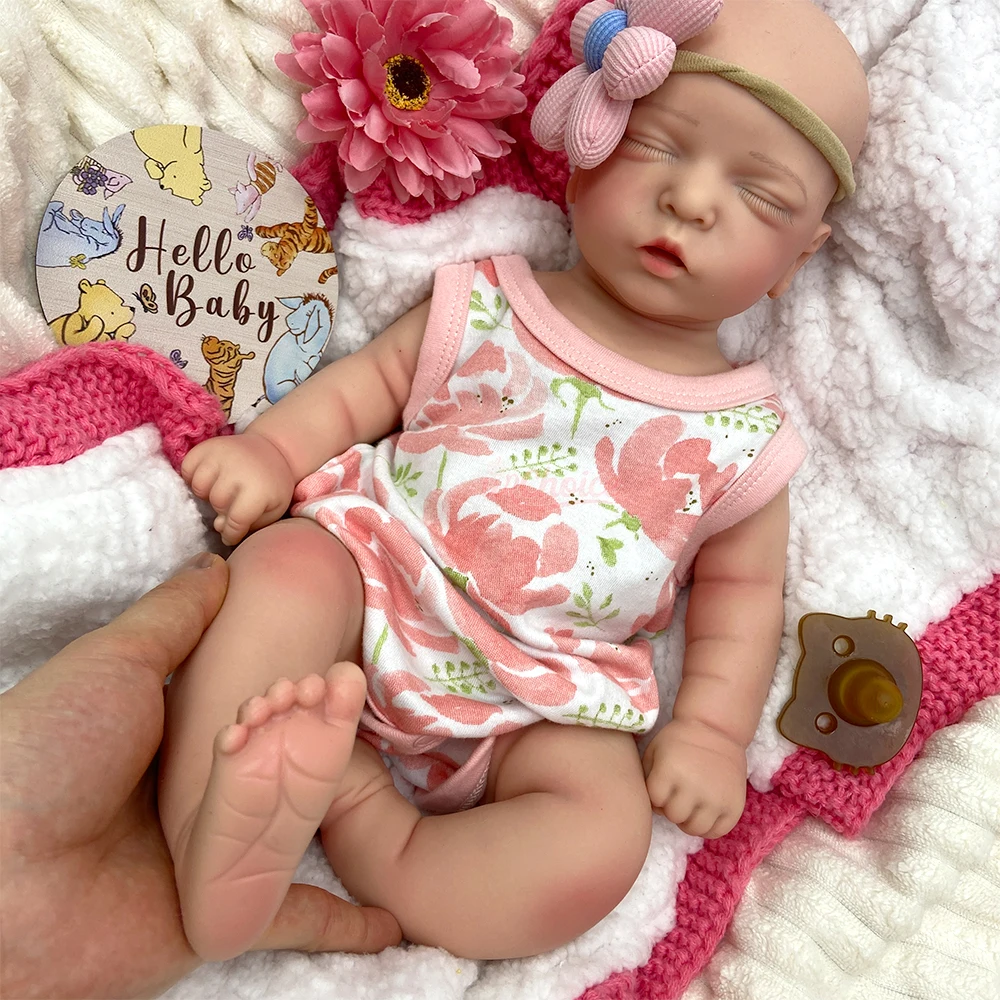 

45cm Soft Touch Girl Lifelike Silicone Reborn Baby Easy to Clean 3D Skin Tone Newborn Doll for Adult Collectors