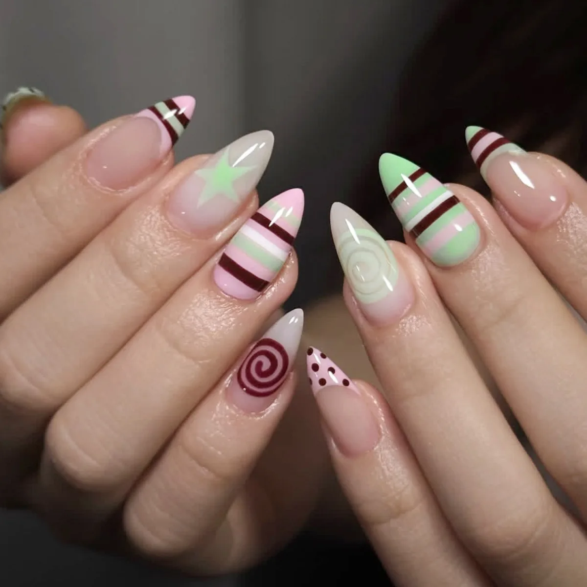 24pcs INS Summer False Nails Striped lines polka dots Design Almond French Fake Nail Patches for Girl Wearing Press on Nails