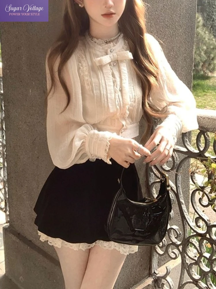 

Французский винтажный комплект из 2 предметов: кружевная блузка с бантом + юбка-шорты с высокой талией. Шикарный, элегантный, ретро, в корейском стиле. Популярная одежда.