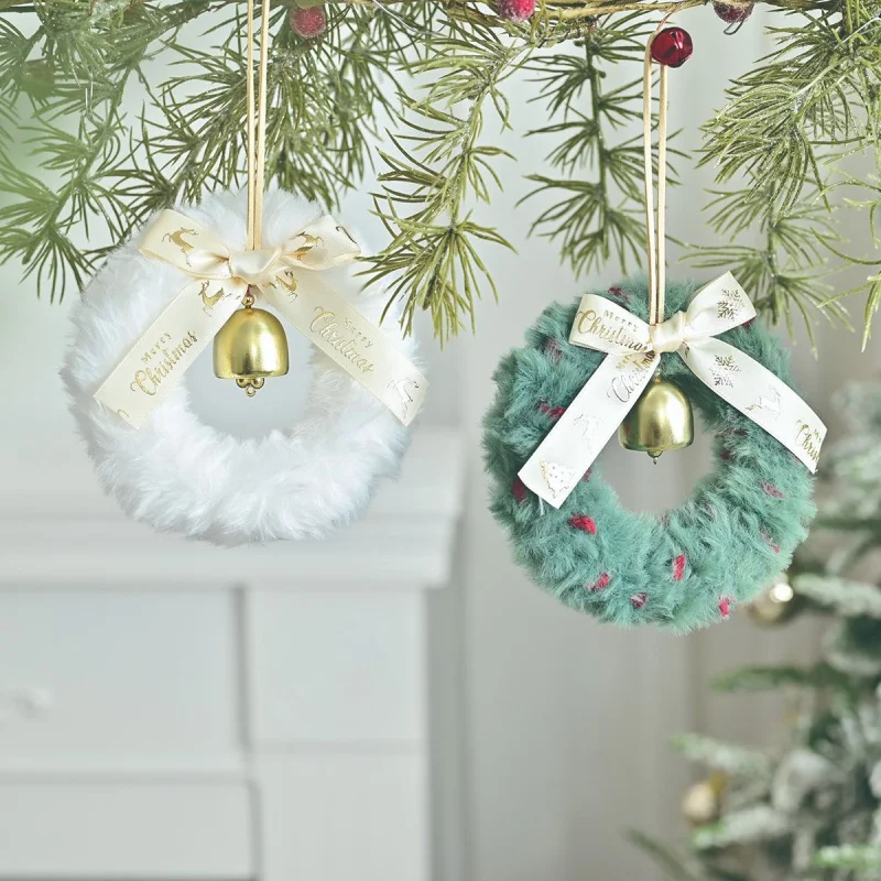 

Plush Christmas Wreath Decoration Pendant Window Display Door Trailer Hanging Christmas Bell Bow Wreath Xmas Tree Ornaments