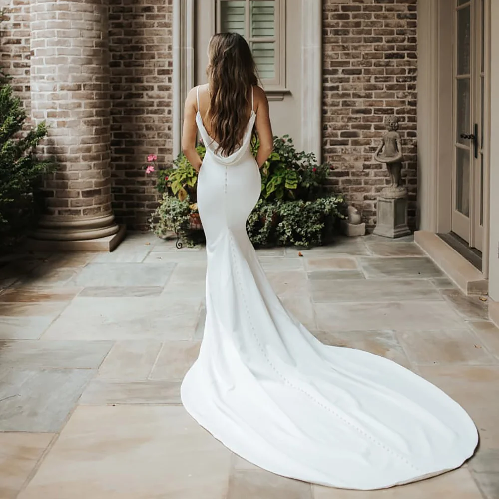 Customized Satin Wedding Dress 2026 Spaghetti Strap V Neck Bridal Dress Open Back Luxury Mermaid Brides Gown Wedding Wear