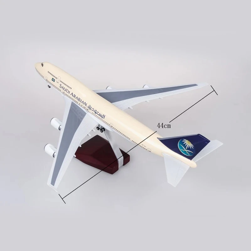 47CM Saudi Arabian Boeing B747 Airplane Model Aircraft 1/160 Scale Diecast Resin Light and Wheel Plane Gift Collectio