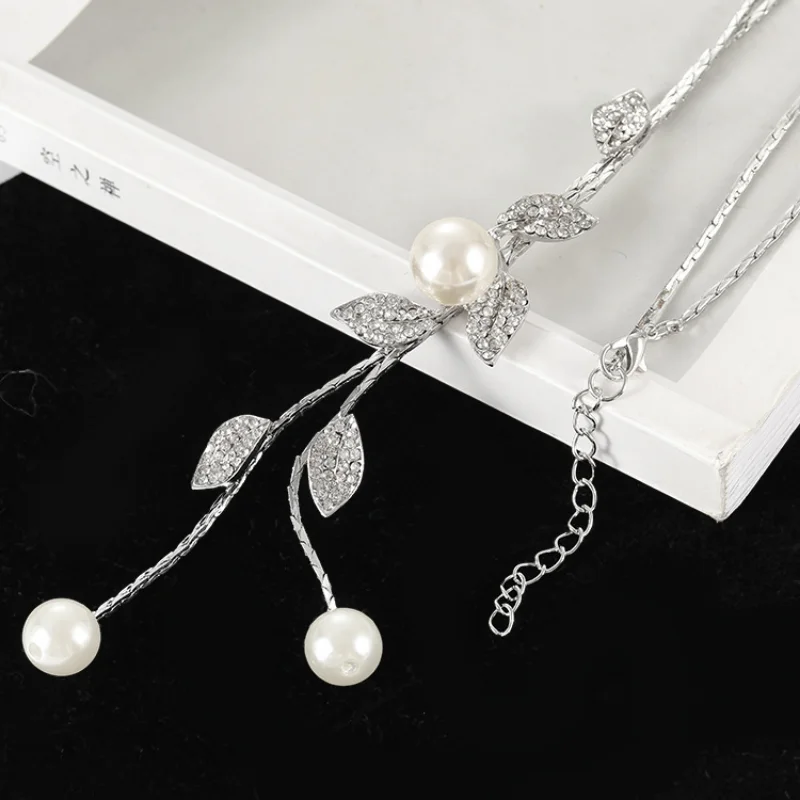 Luxury Fashion Leaf Shaped Rhinestones Pearl Pendant Dangle Long Necklace Adjustable Elegant Tassel Sweater Chain Girl Jewelry