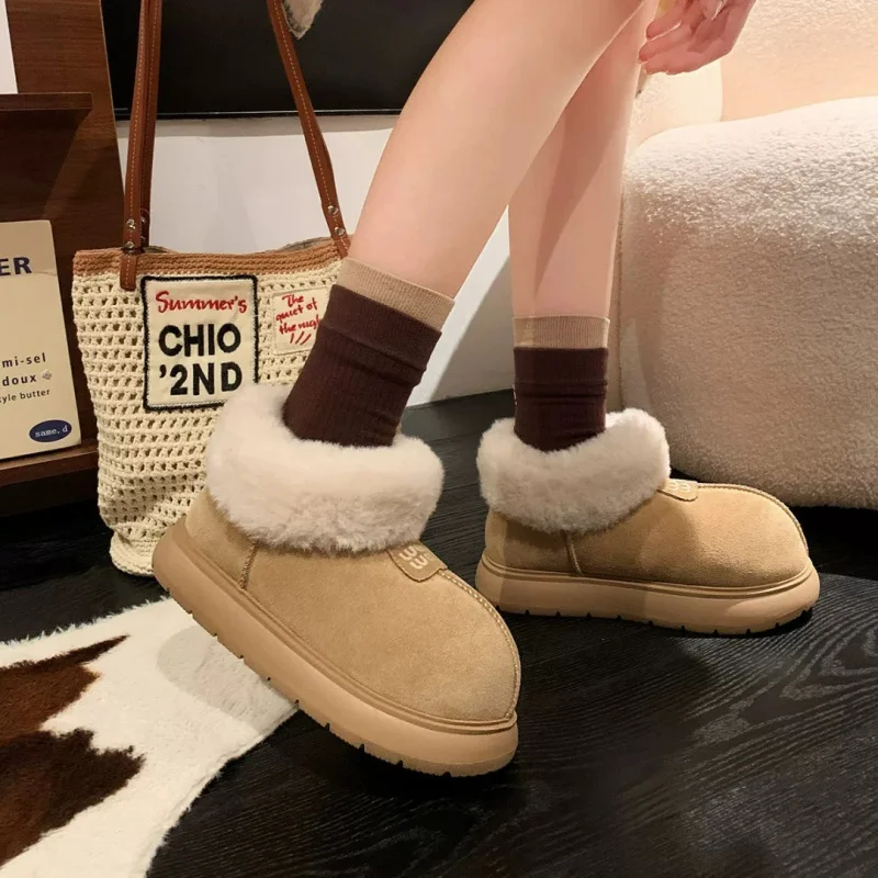 

Women's Sheepskin Thick-Soled Snow Boots Winter Fleece-Lined Warm Northeast Fur Shoes Non-Slip Loafers Cotton Shoes