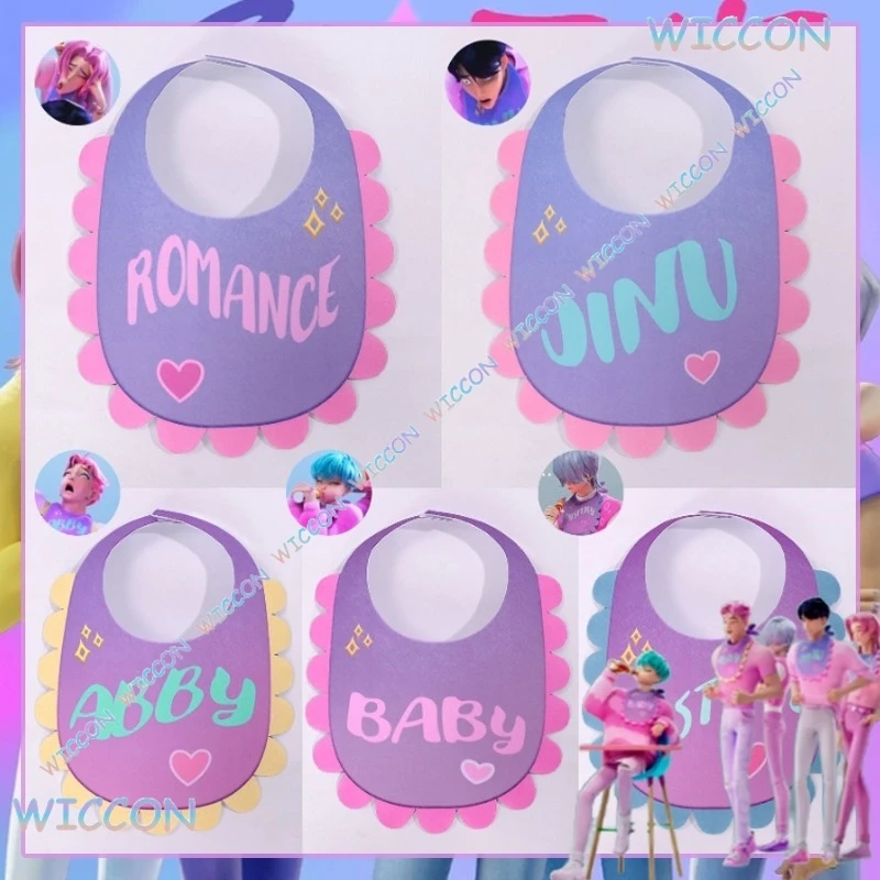 

Saja Boys Baby Kpop Охотники на демонов Jinu Косплей Нагрудник Эбби Тайна Романтика Косплей Розовое полотенце со слюной Мужчины Хэллоуин Ролевая игра