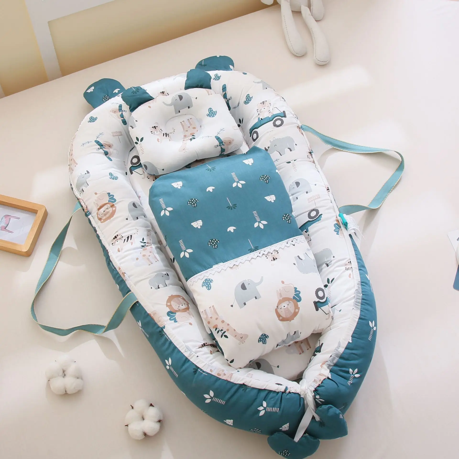 Newborn Carry Baby Sleep Nest Cotton Baby Nest Bed Portable Newborn Lounger Bassinet Snuggle With Pillow