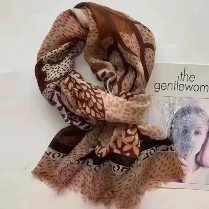 شال ووشاح عصري ومتعدد الاستخدامات بطباعة الفهد الإيطالي الجديد للتجارة الخارجية