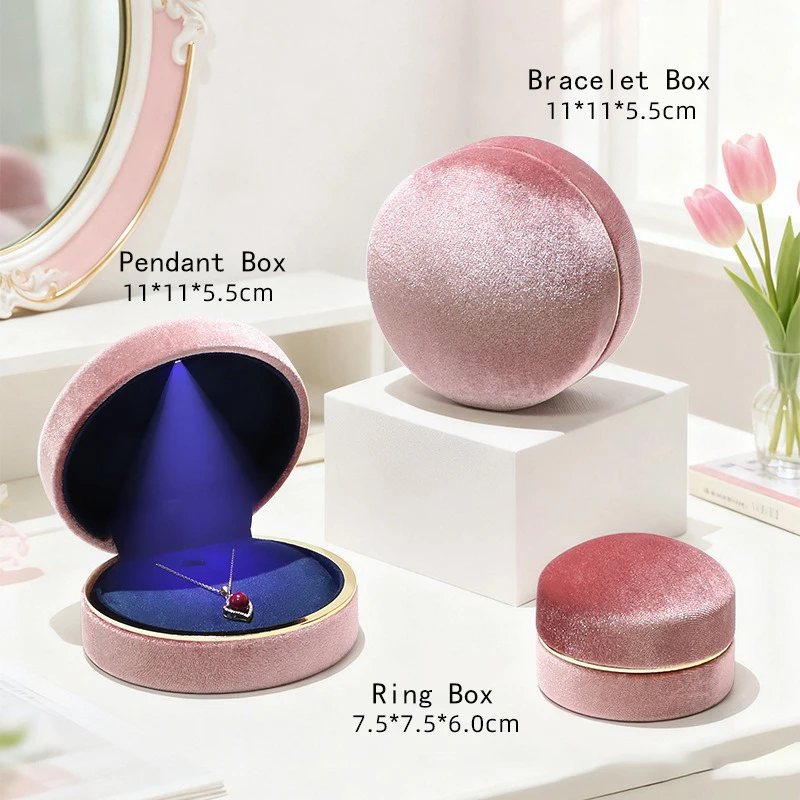 

Led Light Jewelry Case Minimalist Velvet Jewelry Box Bracelet Storage Box Fashionable Ring Storage Box For Gifting Birthdays