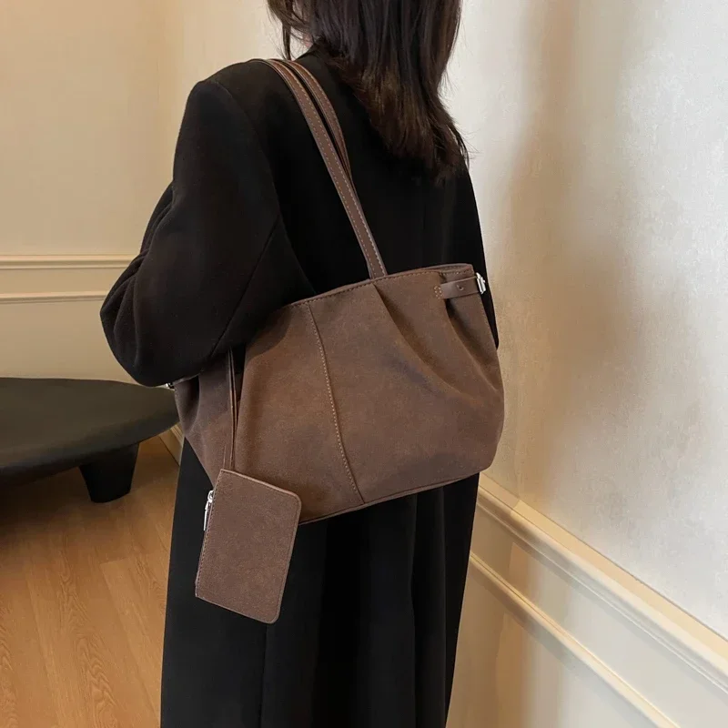 Velvet Zipper 2024 High Quality Shoulder Bag Solid Color Baoding Fashion Handbag Simple Large Capacity Popular Soft Tote Bag