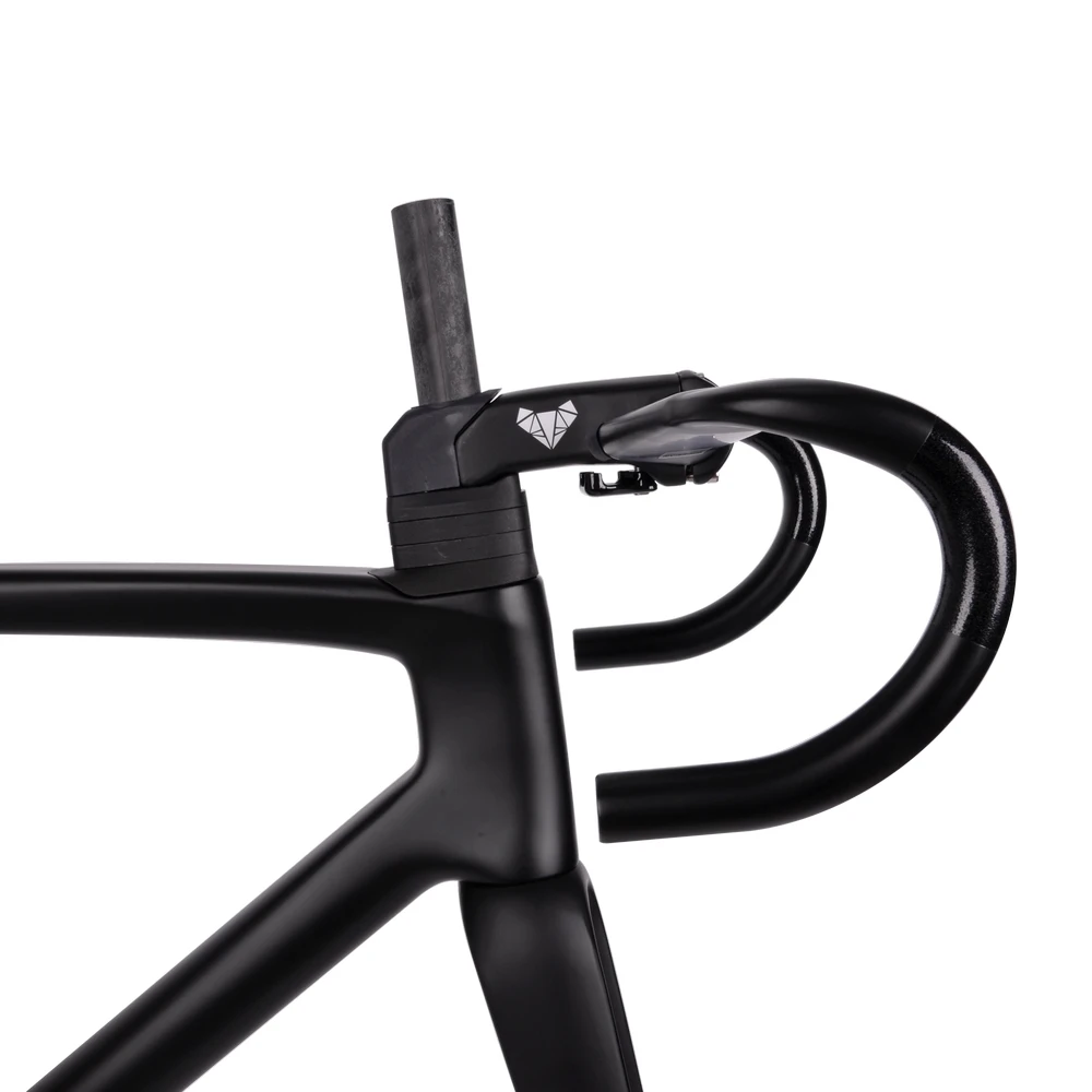 Cuadro de bicicleta de carretera TRIFOX Carbon X18. construido con neumáticos 30c se mueve increíblemente bien. Tamaños 44, 46, 49, 52, 54, 56, 58 (cm)