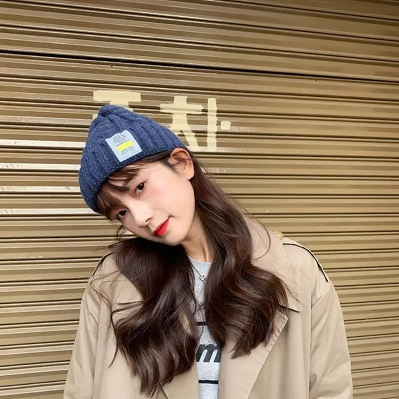 P88A النساء الرجال الشتاء مكتنزة مضفر كابل قبعة متماسكة قبعة بلون خطابات التسمية التصحيح يندبروف مكبل الجمجمة قبعة رشاقته