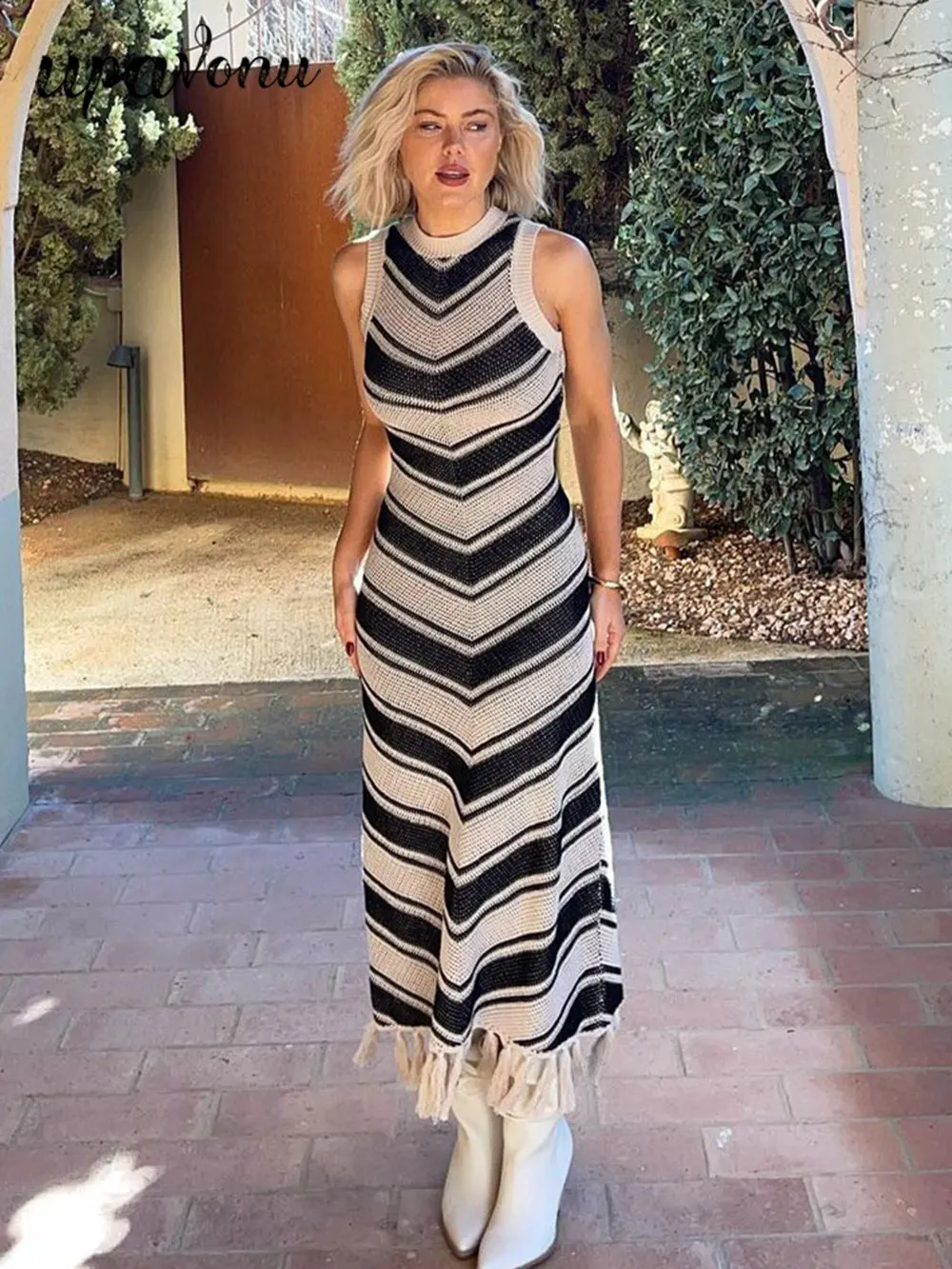 

Женское трикотажное платье с круглым вырезом, без рукавов