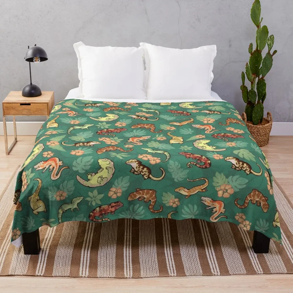 Gecko family in green Throw Blanket Single Thermals For Travel Decorative Sofas Blankets