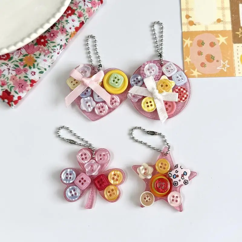 Trendiger rosa Glitzer-Harz-Schlüsselanhänger mit bunten Knöpfen, Schleife, Herz, Stern, Kleeblatt-Anhänger, modischer Taschenanhänger für Teenager-Mädchen – Detail 3