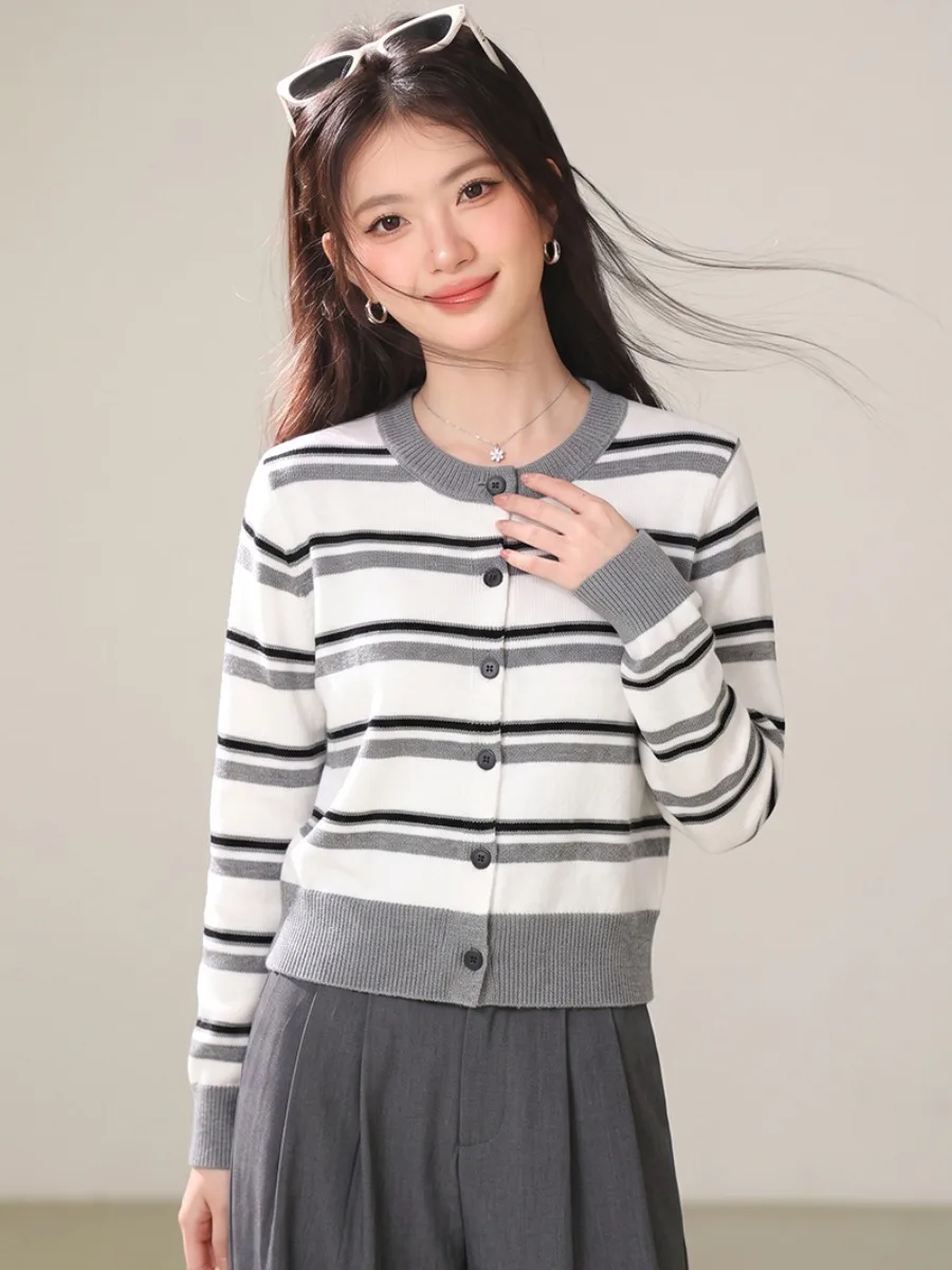 Women's Slim Fit Long Sleeve round Neck Knitted Cardigan Short Style Color Block Striped Single Button Versatile Outerwear Top