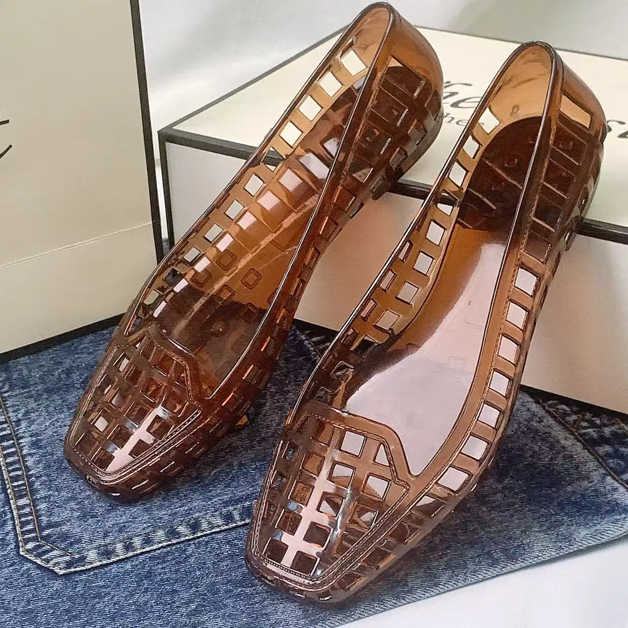 Spring and Summer New Korean Style Transparent Crystal Shoes for Women, Comfortable Closed-Toe Hollow Sandals, Soft and Fashionable Dongdaemun Jelly Shoes, Slip-On Slippers image 5