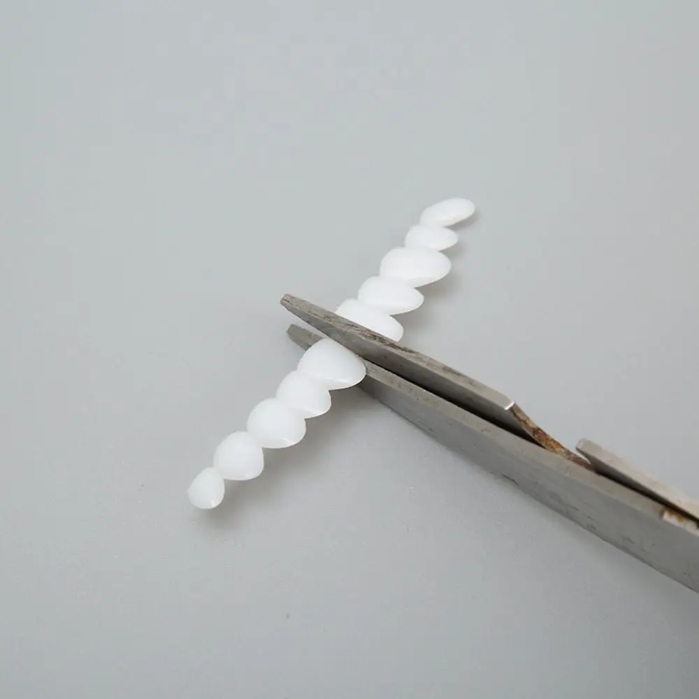 

6Pcs with Moldable Thermal Beads DIY Tooth Repair Kit Gap Filling 3 Shades Denture Temporary Filling Kit Natural Shade