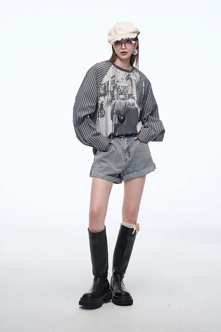 ELFSACK Fitted Graphic Long Sleeve Tee Women, Raglan Striped Sleeve All-Over Print T-Shirt, Retro Y2K Streetwear Top
