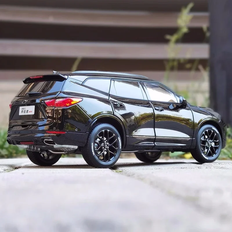 1:18 SAIC GM Chevrolet Blazer Trailblazer RS SUV Alloy Simulation Car Model Desktop Ornaments Gift Collection Micromodel