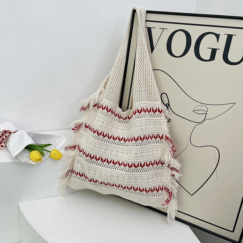 

Вместительные модные вязаные сумки на плечо с вырезами и кисточками, подходящие цвета повседневные сумки-тоуты 2024, лидер продаж, сумки для женщин