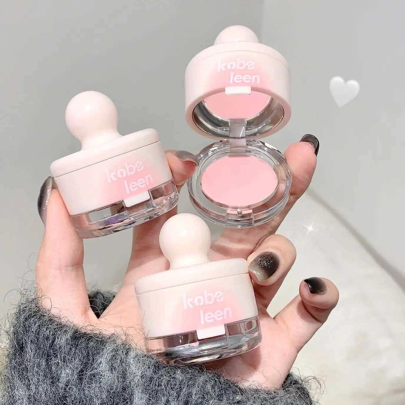 

Blush Clay Soft and Natural Texture for Flawless Rosy Complexion Easy Application