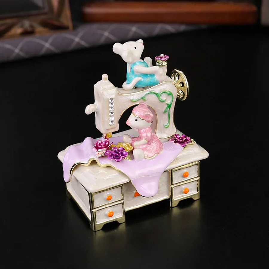 

Vintage Bear Sewing Machine Design Jewelry Box Metal Enamel Trinket Box Hinged Unique Gift for Family Cute Earring Organizer