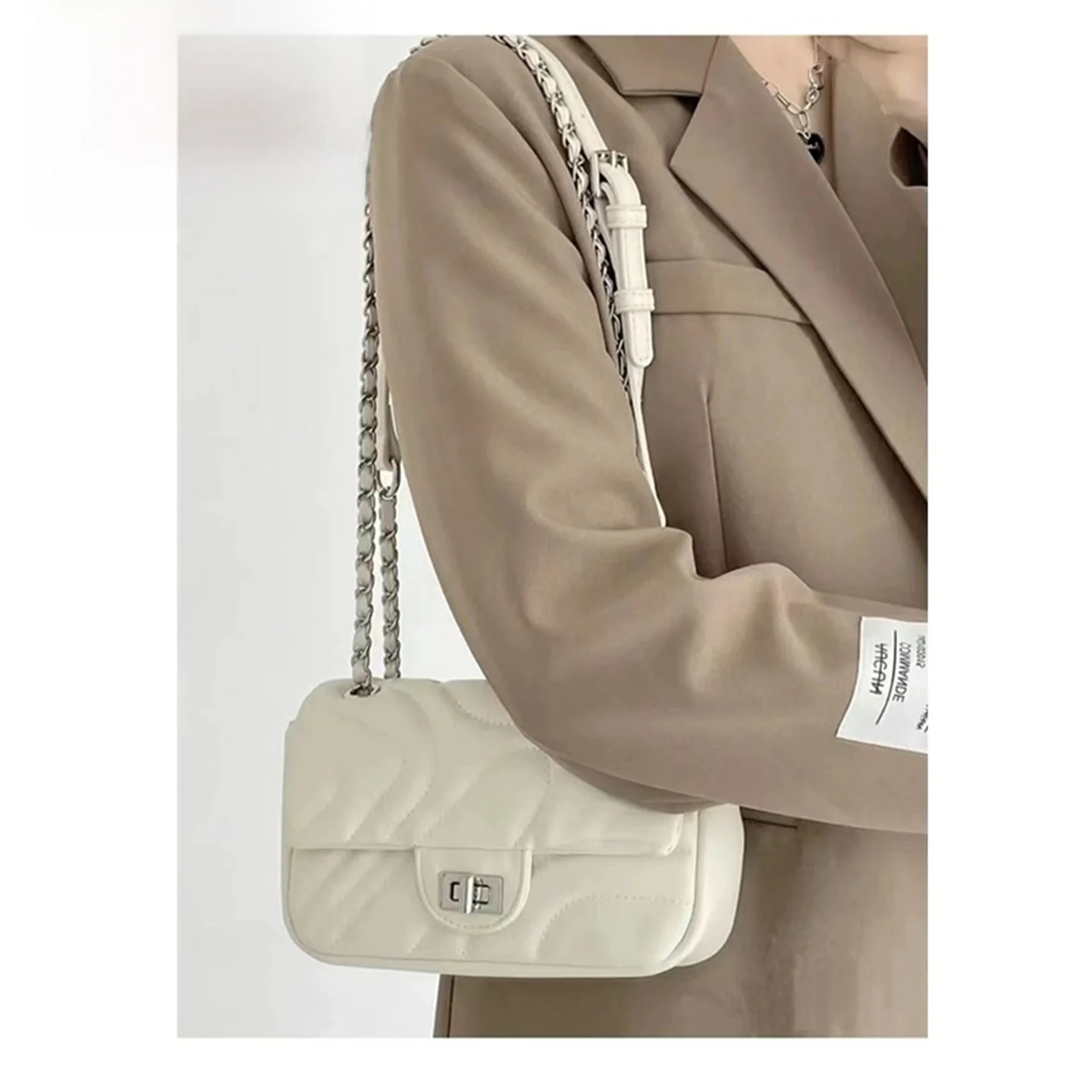 

URDUDU Hong Kong Women's Chain Bag Faionable Versatile Single oulder Crossbody Bag Small Square Bag for Young Women