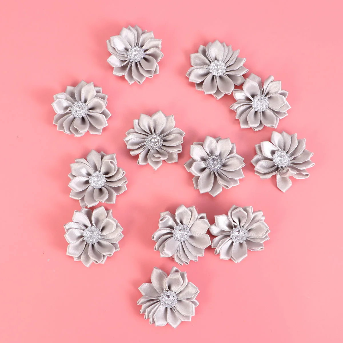

40Pcs Hand Sewn Ribbon Flower Bright Colors Lightweight Manual Sewing Pendant Flower Acrylic Diamond DIY Ornament for Wedding