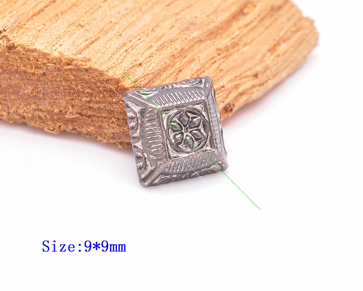 50X Retro Silver Flowr Pattern Square Cone Spikes Belt Clothing Boot Bracelet Leathercraft Decor Fasteners Rivet Stud