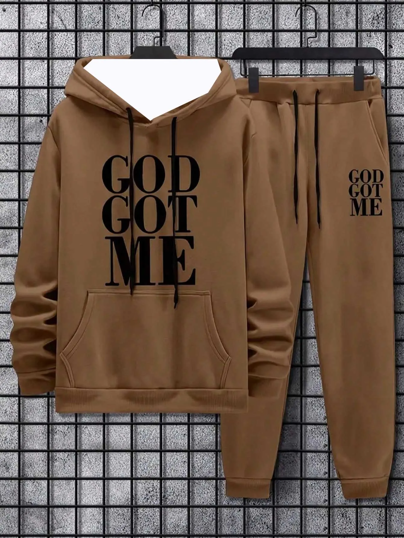 

Осенне-зимний популярный мужской спортивный костюм Y2K God bless me. Модный повседневный повседневный и удобный комплект из 2 предметов с 3D принтом.