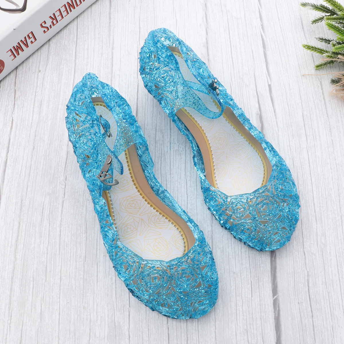 

1 пара детских сандалий для девочек, желейные сандалии небесно-голубого цвета, прочный, удобный материал из ПВХ, идеально подходящий для различных случаев, модный подарок