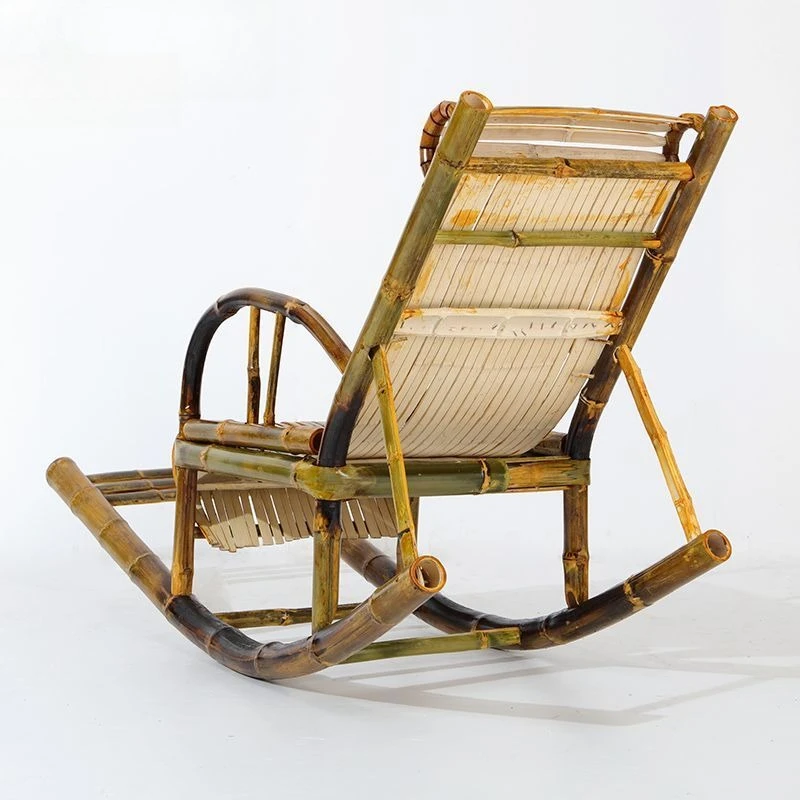 屋外の中庭用竹製ロッキングチェア ヴィンテージ竹製リクライニングチェア 竹製高齢者用リビングルーム 大人用ランチチェア