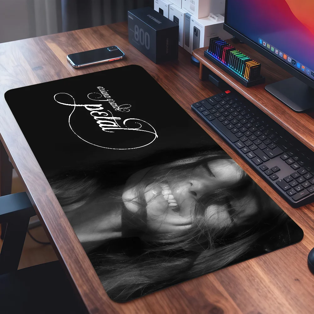 American singer A-Ariana G-Grande Mouse Pad Square Office Gaming Desk Mat Waterproof Non-Slip Rubber Decorative
