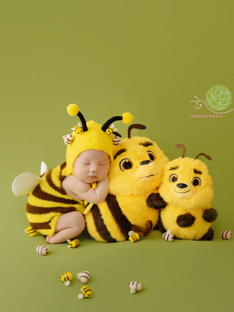 Newborn Photography Props Bee Themed Cute Knitted Bee Hat+stripe Romper Plush Honeybee Baby Posing Props for Studio Infant Photo