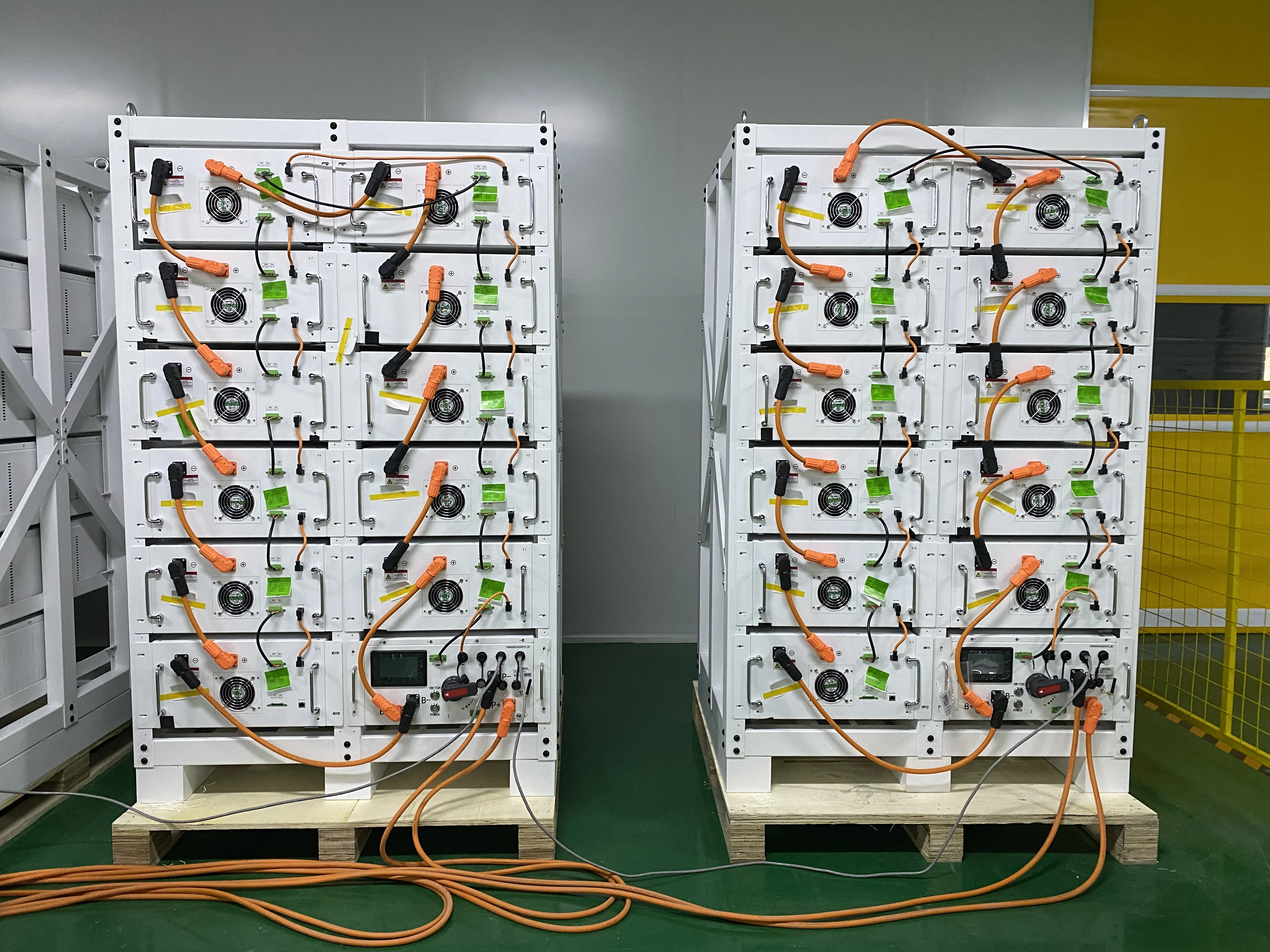 高電圧リチウム電池 Deye BOS-GM5.1 51.2V - Lithium Battery 100Ah のレビューと価格