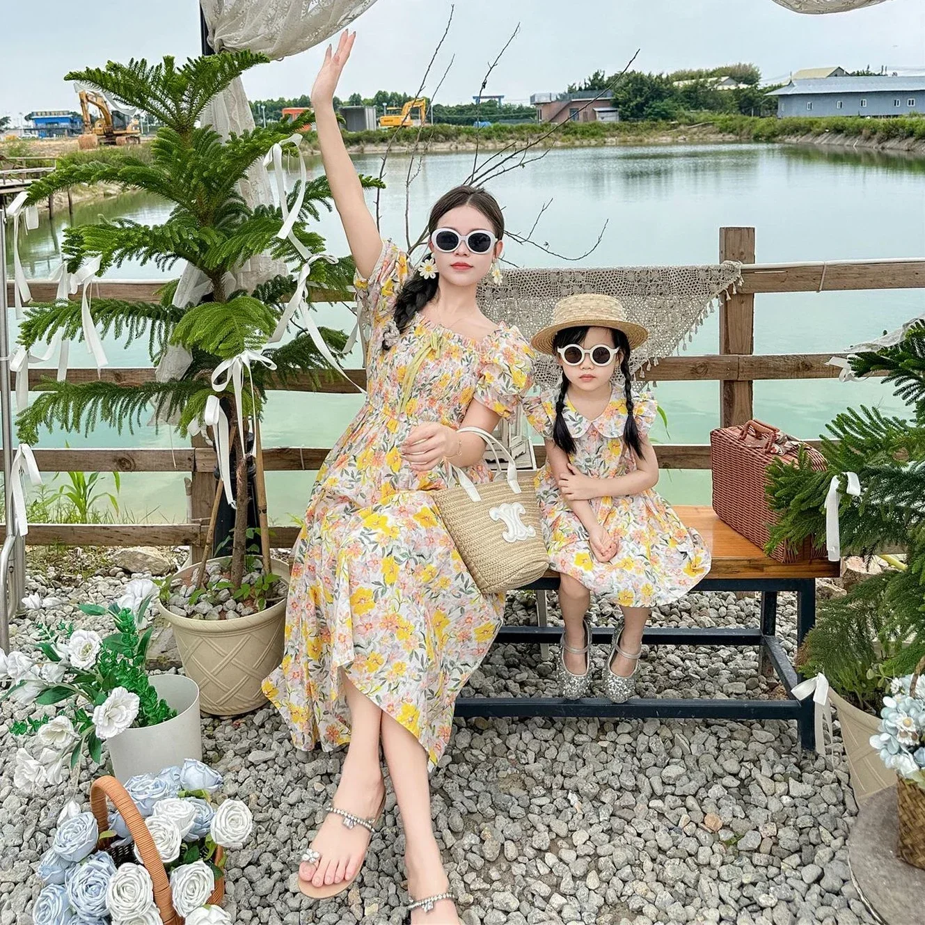 قمصان عطلة الأب الابن الكورية منتجع زوجين الأسرة عطلة الملابس أمي ابنة الأخ مقاعد مطابقة الملابس فساتين الأزهار