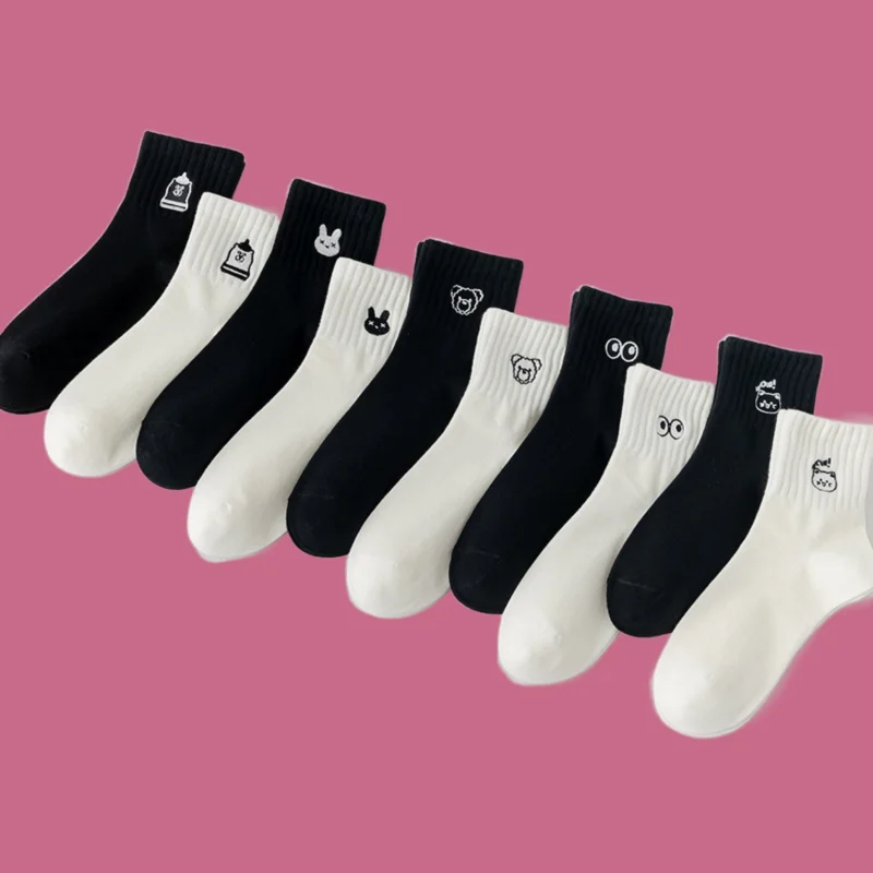 10/20 Pairs New College Style Versatile Cotton Socks Black And White Embroidered Cute Cartoon Mid-tube Women's Breathable Socks