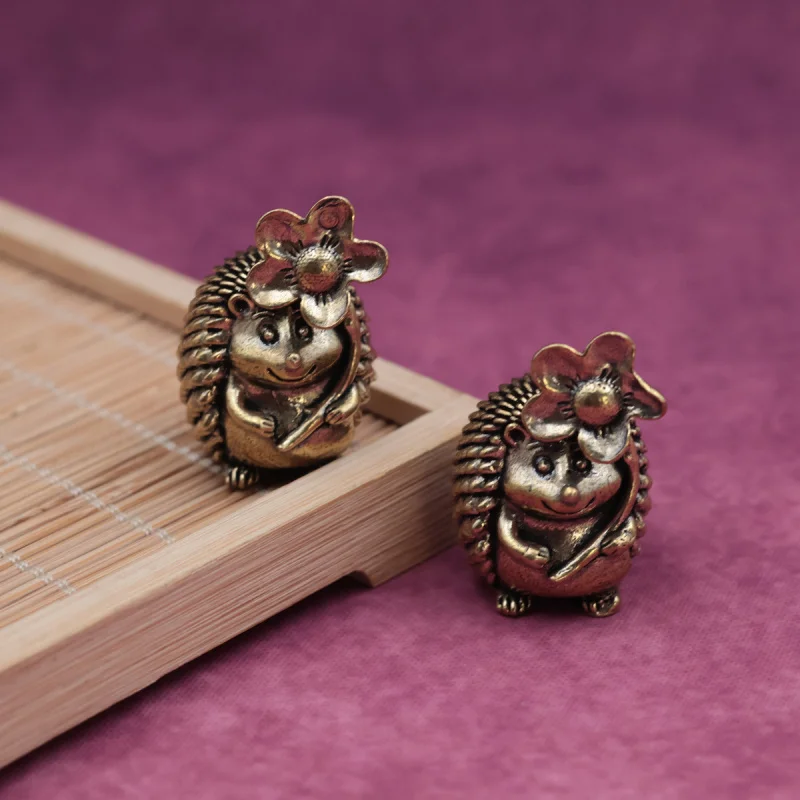 Brass Hedgehog Flower Tea Pet Face-Poking Home Decoration Small Statue Fun Craft Ornament