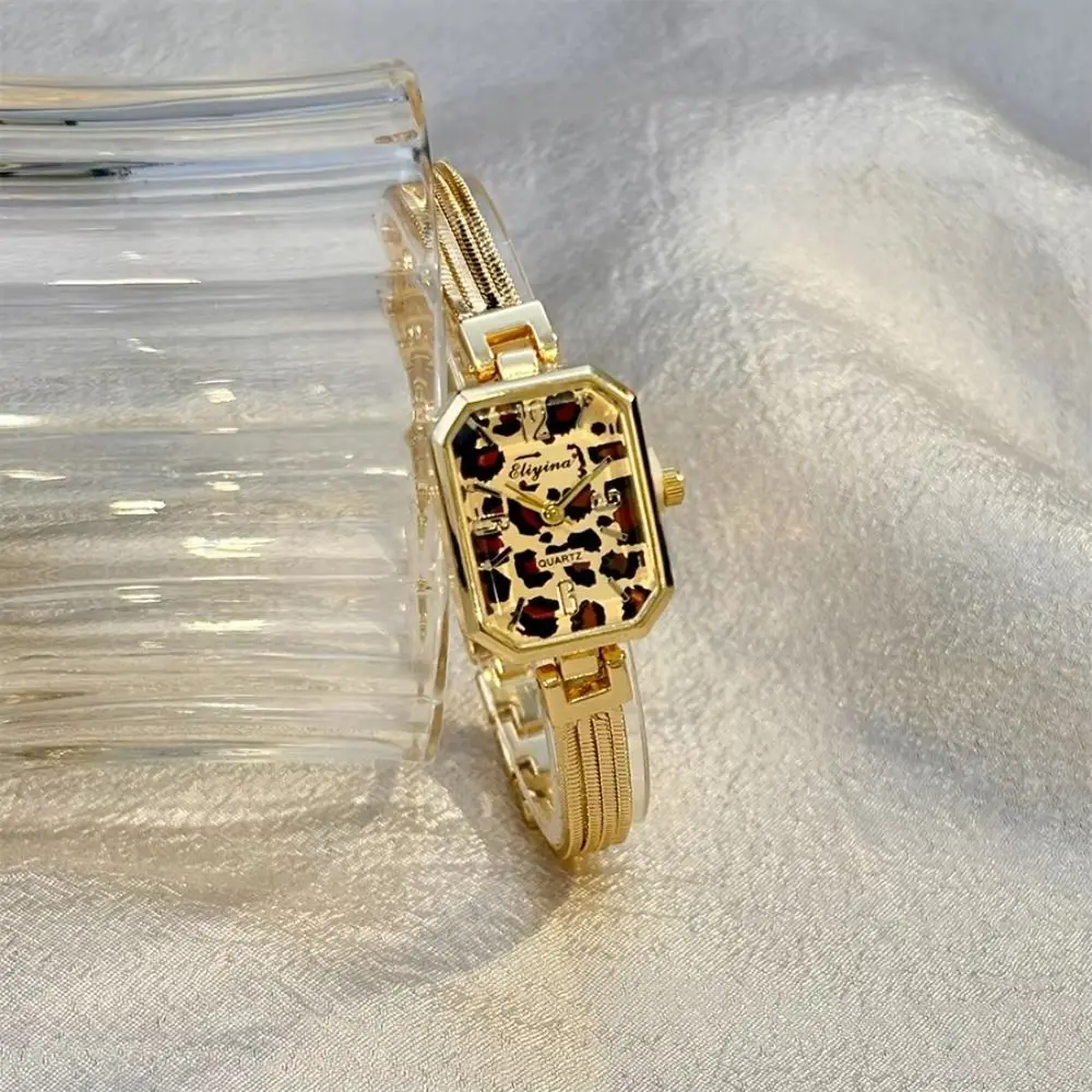 Antique Alloy Quartz Wristwatch Gold Fashion Accessory Tassel Chains Watch Rectangular Quartz Watch Casual Occasion
