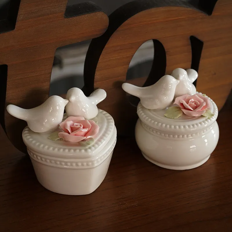 Export High-end Hand-pinned Flower Lovebird Ceramic Jewelry Box Sugar Cube Box Wedding Gift