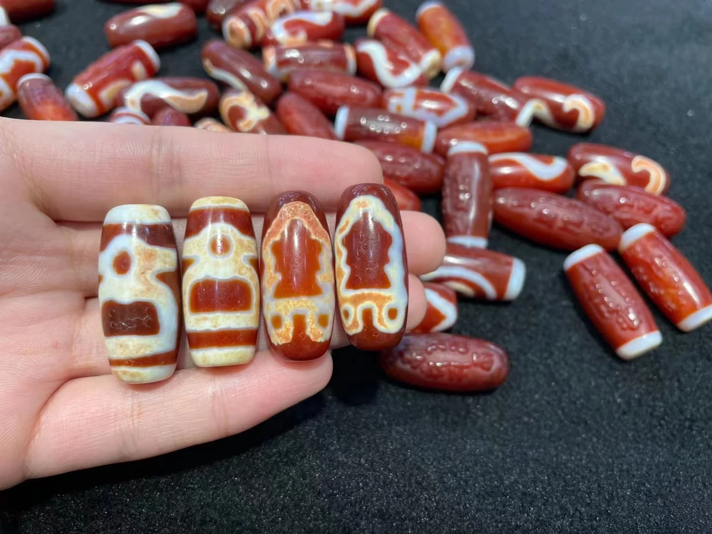 

1pcs/lot Mantra Tibetan Dzi Beads 14.5mm*31mm Highly Oily Weathering Old Red Agate Male&Female Amulet Jewelry DIY for Bracelet