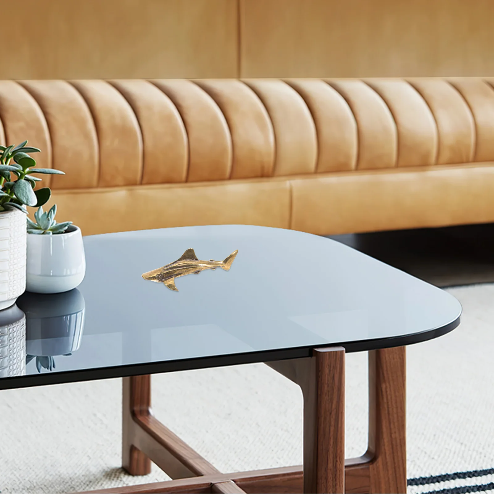 

Compact Shark Shaped Brass Decor Desktop Accessory for Home Office Interior Design Elegant Metal Adornment Brass Shark Adornment