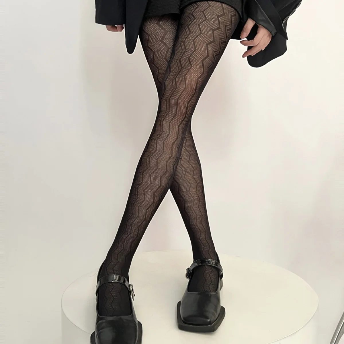 Fashion Personality Geometric Line Lolita Pantyhose Fold Line Dense Mesh Fishnet Stockings Thin Hottie Sexy Vertical Wavy Tights