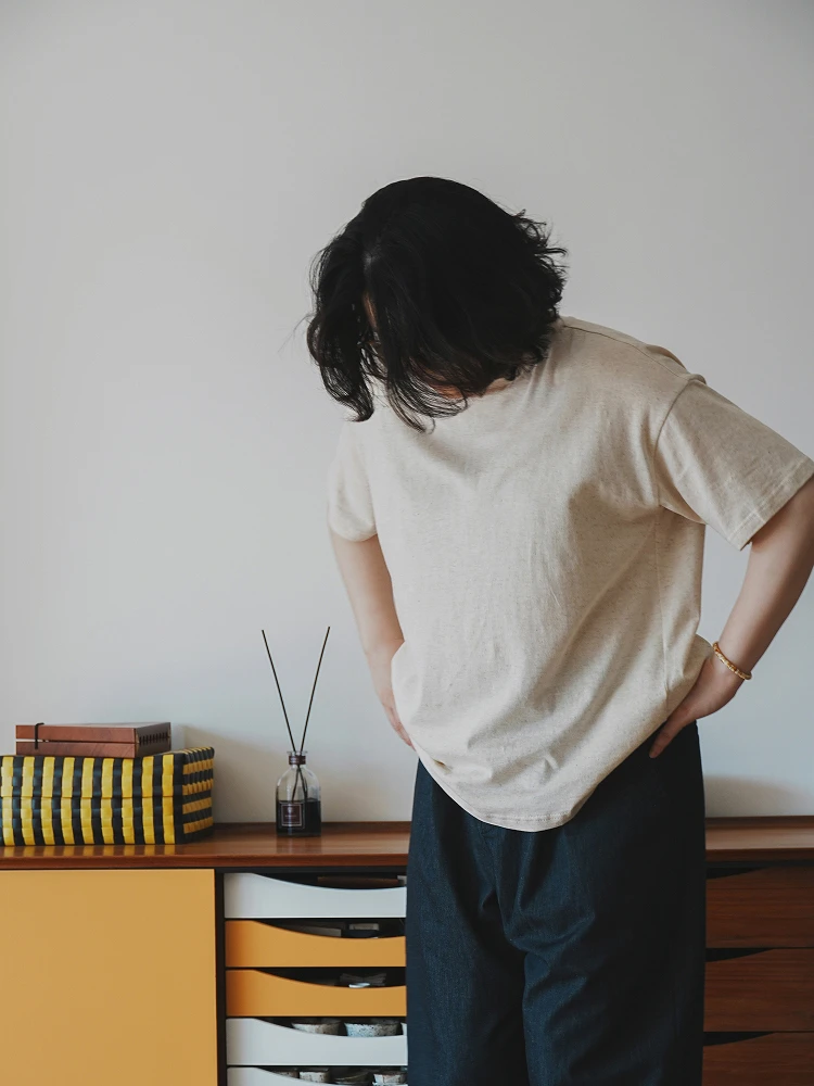 

Женская футболка Furen Club из льна и хлопка, цвет базовый, свободного кроя, длиной до плеч, повседневная